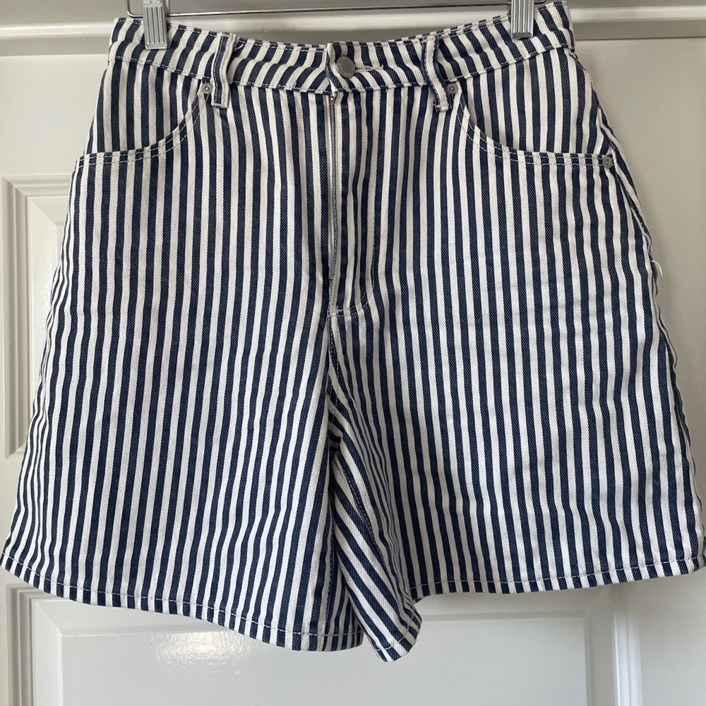 (ROLLA’S) Blue and White Striped Jean Shorts